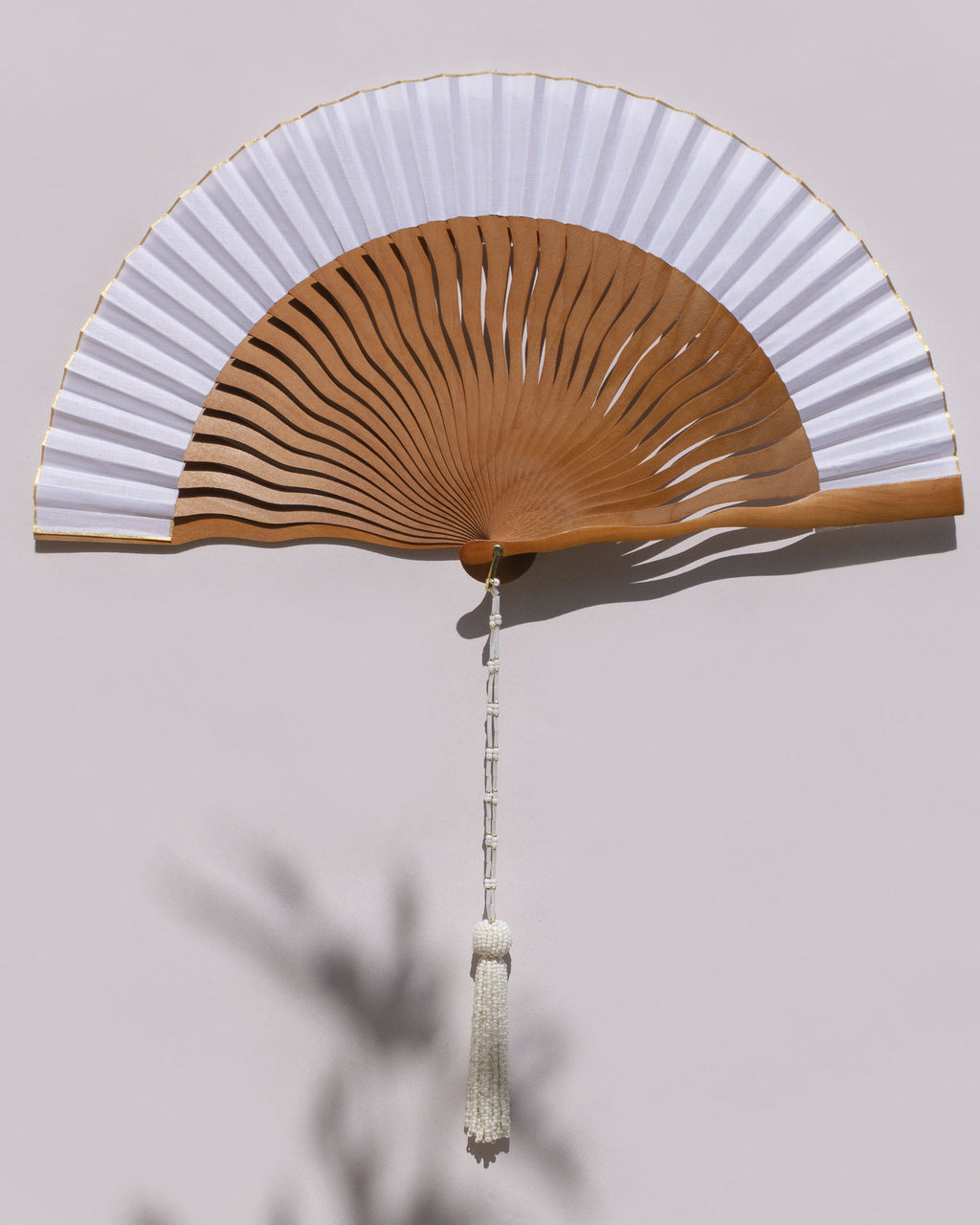 Abanico de madera de peral